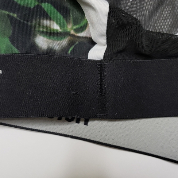 Victoria Secret Sports Bra Floral - Picture 3 of 6